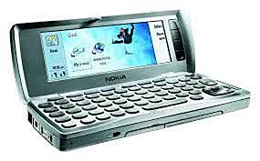 Nokia lanza el primer smartphone.