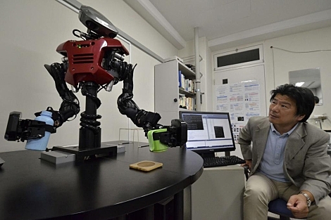 Robots inteligentes se usan en las fabricas.