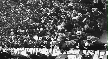 Alfonso XIII abandona España