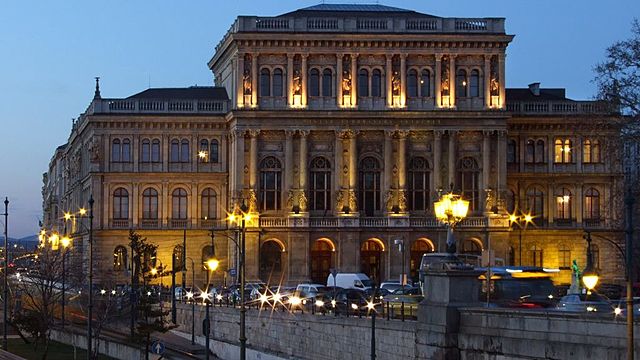 Az Akadémia tagja lett.