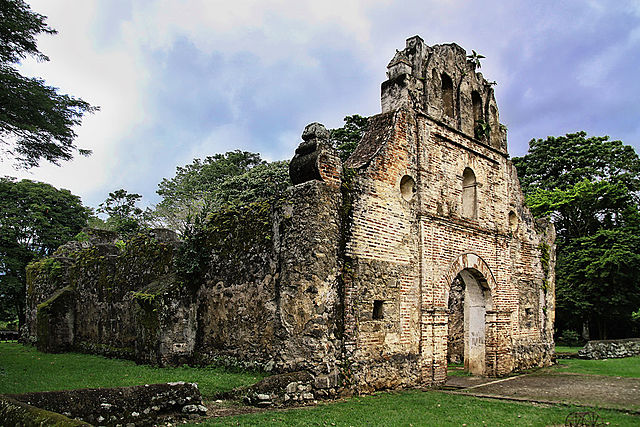 Ruinas de la Iglesia de la Inmaculada Concepción de Ujarrás.