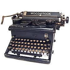 PRIMERA MAQUINA DE ESCRIBIR