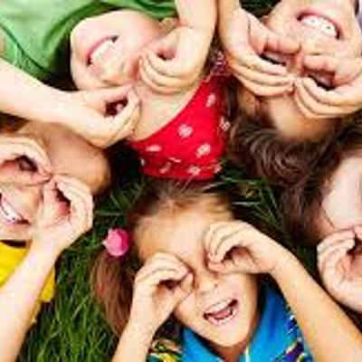 Timeline: ¡Tras los pasos de la infancia y la adolescencia!