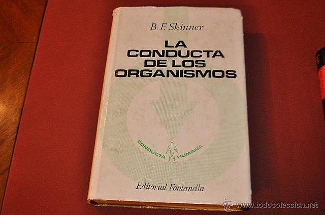 Publicación de La Conducta de los Organismos, por BF Skinner - (1938).