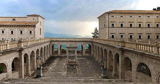 San Benedetto fonda il Monastero di Montecassino
