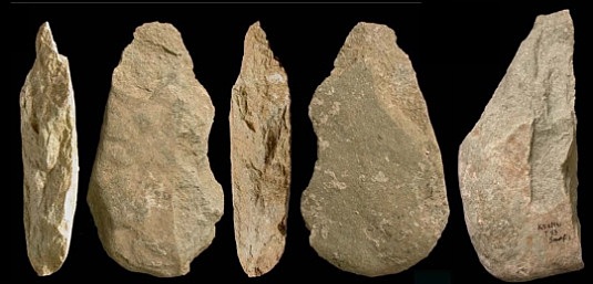 PRIMERA PIEDRA LITICA (CHOPPER)