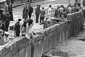 Construcció del Mur de Berlín