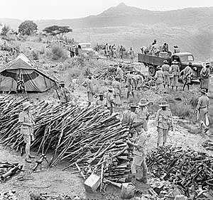 Itàlia entra a la guerra i envaeix Grècia i la part Oriental d'Àfrica.