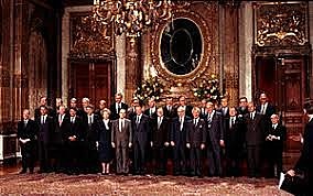 España ingresa en la Comunidad Económica Europea