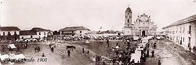 Inicio de la construcción de un parque en la plaza
