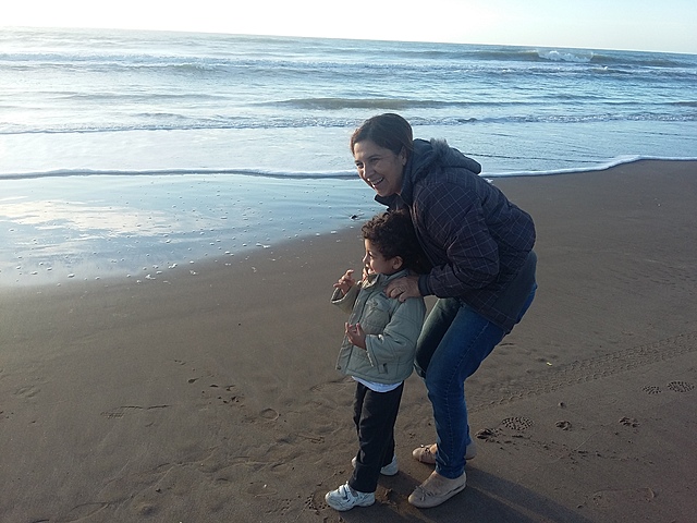 Conociendo el mar con mis abuelos