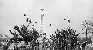 Alemania se rinde a los Aliados.