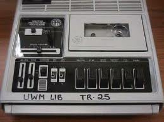 Cassette player (R)