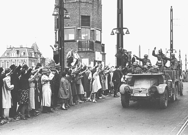 El ejército alemán llega a Ámsterdam.