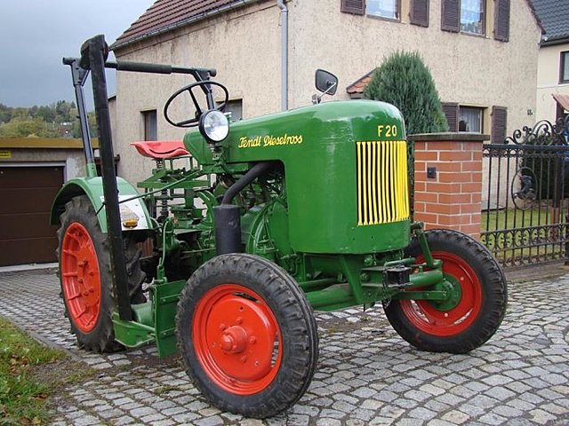 Tractor FENDT Dieselross F20