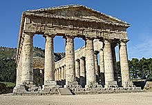 Surgimiento y desarrollo de la vida urbana.