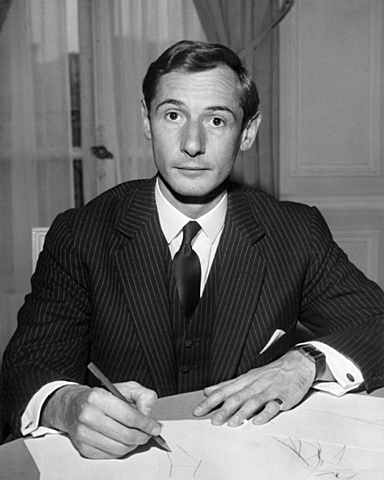 Yves Saunt Lauren deja la casa