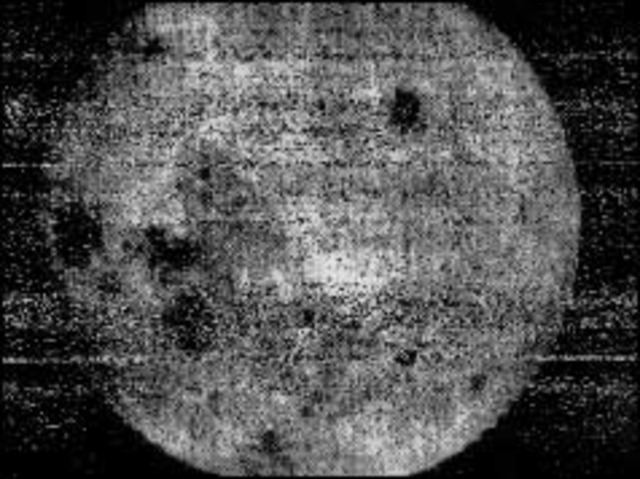 World glimpses far side of the Moon