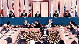 Firman los Acuerdos de Paz en la Ciudad de Chapultepec, Mexico