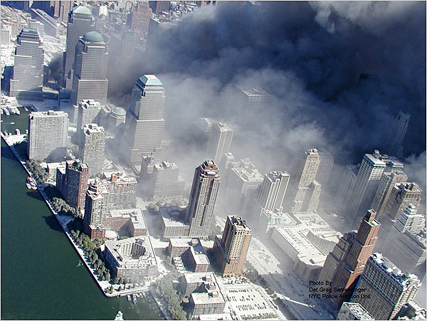 New York – 11. september 2001 (okoli tri tisoč mrtvih)