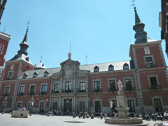 Creación de las Secretarias de Estado y Asuntos Exteriores