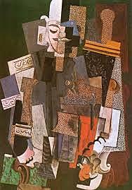 Hombre con sombrero de hongo sentado en un sillón