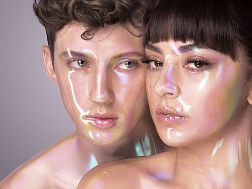Troye y Charli lanzan el video de “2099”