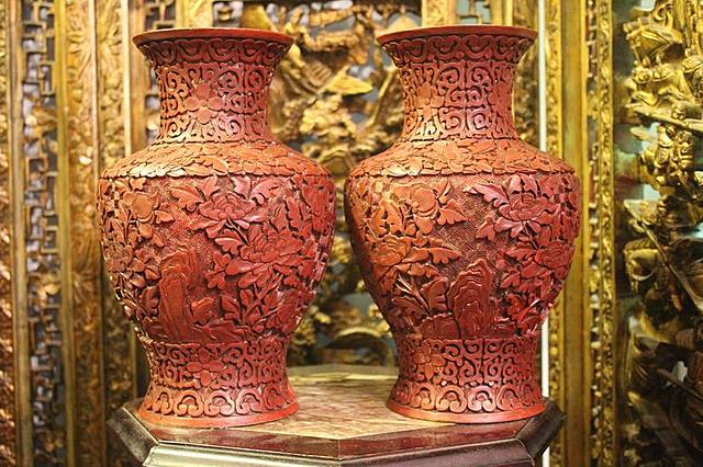 Kitajski predmeti iz laka