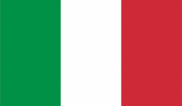 Olaszország kapitulál