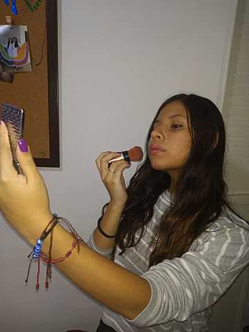 MAKE UP