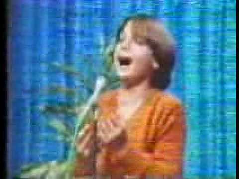 Su primera vez cantando