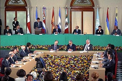 Se firman los acuerdos de paz