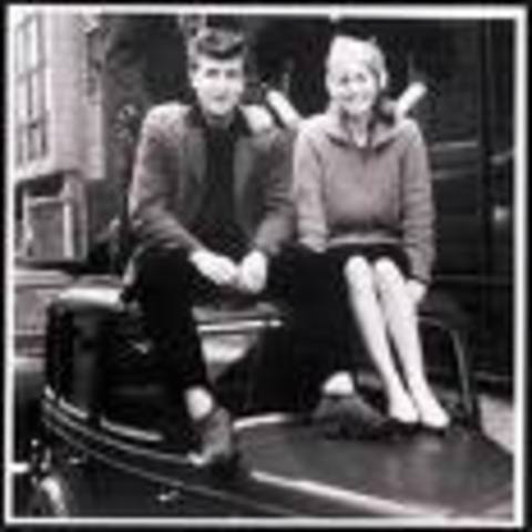 Married Cynthia Powell