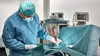 Le premier essai clinique de cellules souches