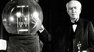 Edison prueba su primera bombilla incandescente
