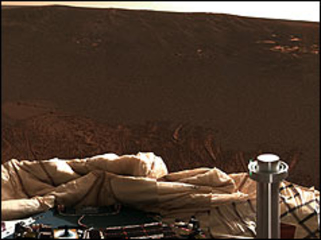 Nasa rover looks for water on Mars