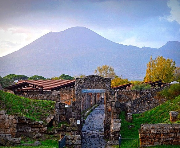 Pompeii volcano eruption