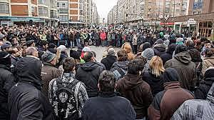 Sentada de los Vecinos de Gamonal y se pide la dimisión de Lacalle