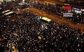 Disturbios y envio de Grupo de Intervención Policial a las calles de Gamonal. Paralización temporal de la obra.