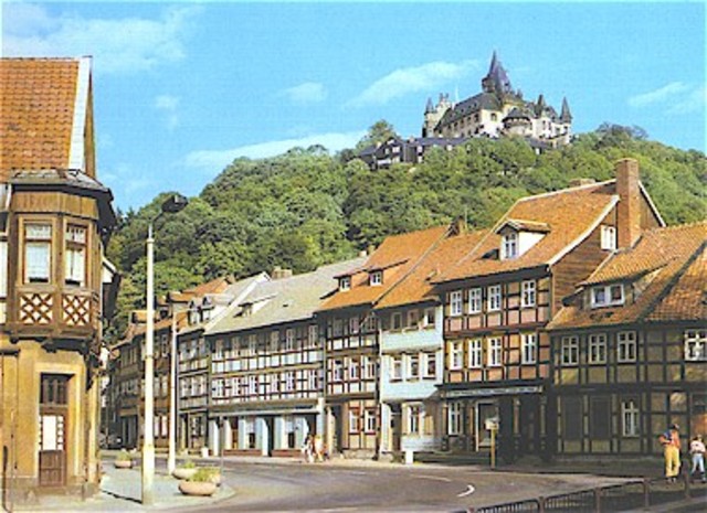 exposition: 2 -  setting