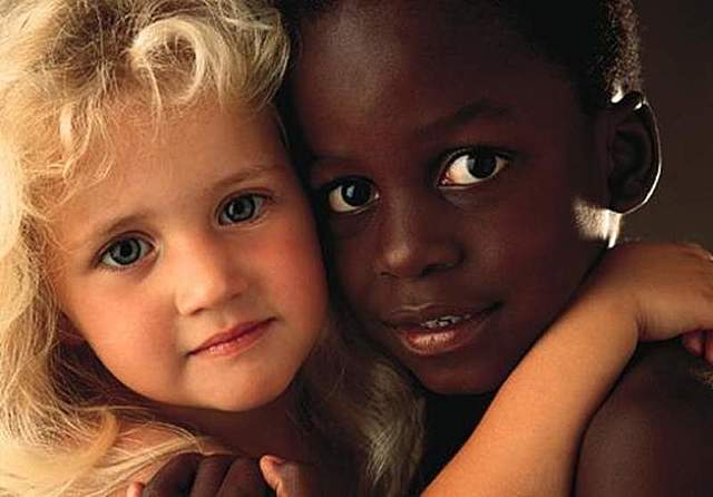 Constitución política de Colombia 1991. " El estado reconoce y protege la diversidad étnica y cultural de la nación colombiana.