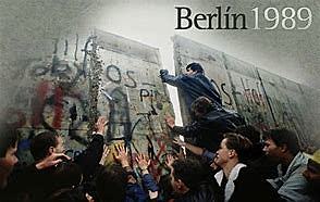 la caida del muro de berlin  fue el pistoletazo de salida al comienzo de las relaciones internacionales y el final de la Guerra Fría.