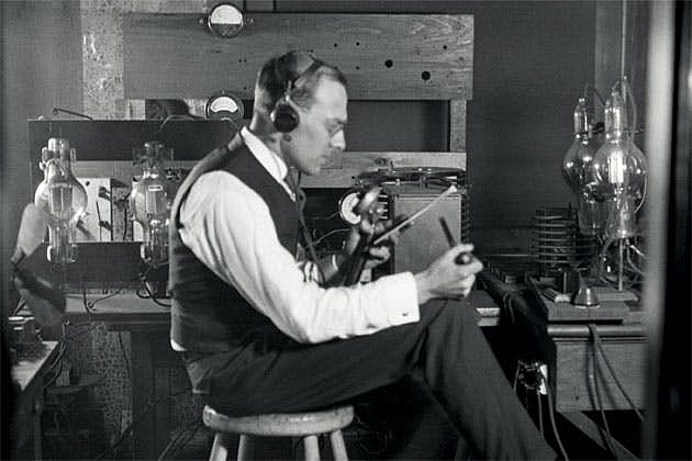 Verdens første radiostasjon