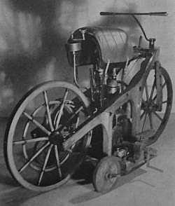 moto avec un moteur à pétrole 1