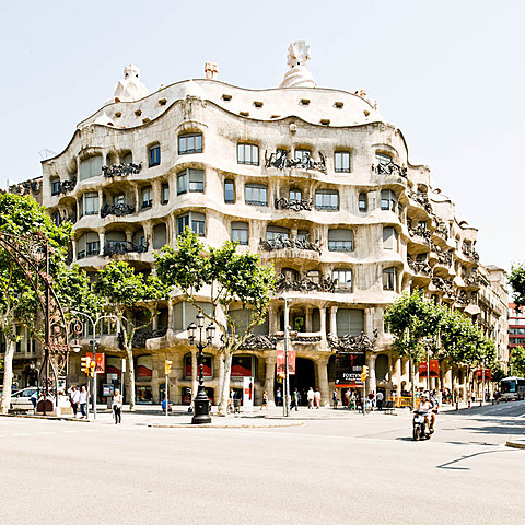 La casa Milá (Art nouveau)