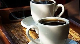 Timeline: Maintenant je bois du café avec ma mère.