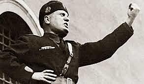 Mussolini assume tutti i poteri