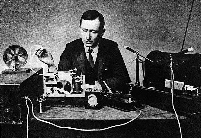 MARCONI Y LA PRIMERA COMUNICACIÓN INALÁMBRICA POR EL CANAL DE LA MANCHA.