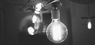 EL INVENTO DE LA BOMBILLA INCANDESCENTE.