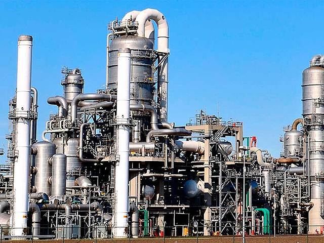 Inicio de la petroquímica